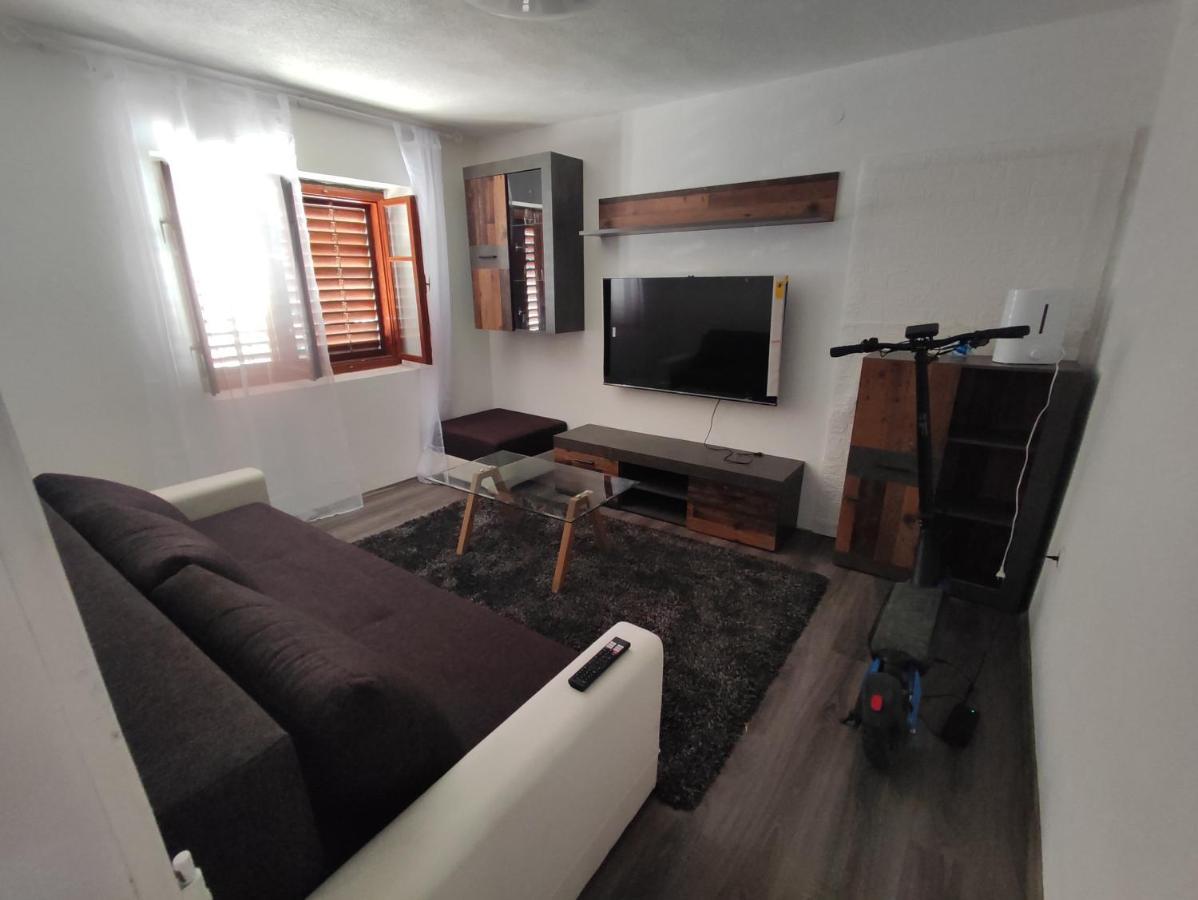 Apartman Selce Exteriör bild