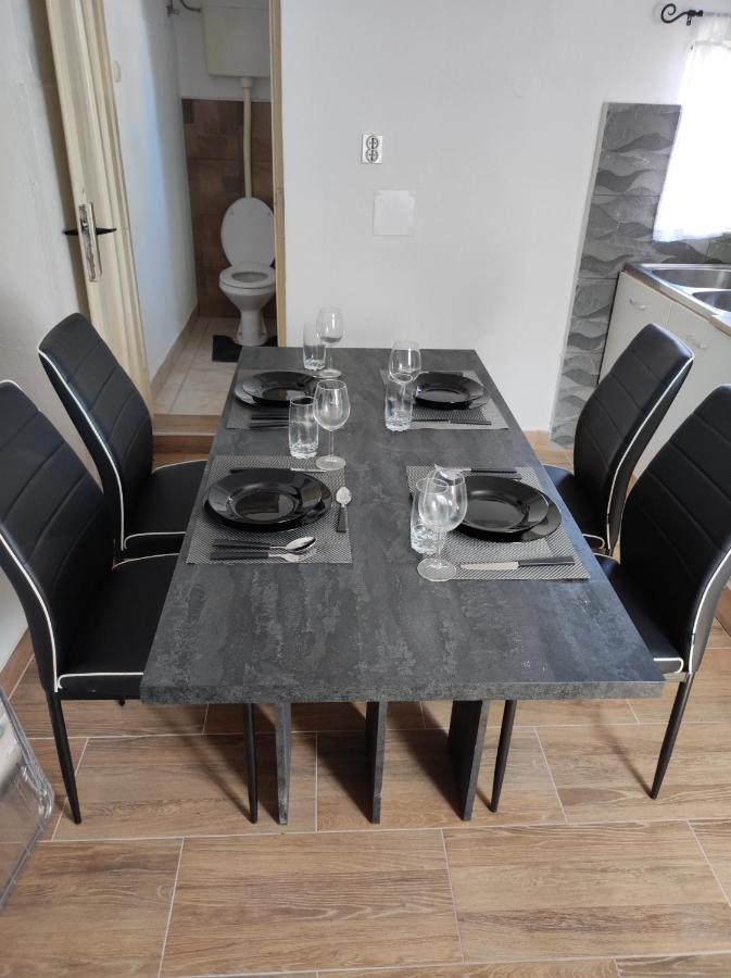 Apartman Selce Exteriör bild