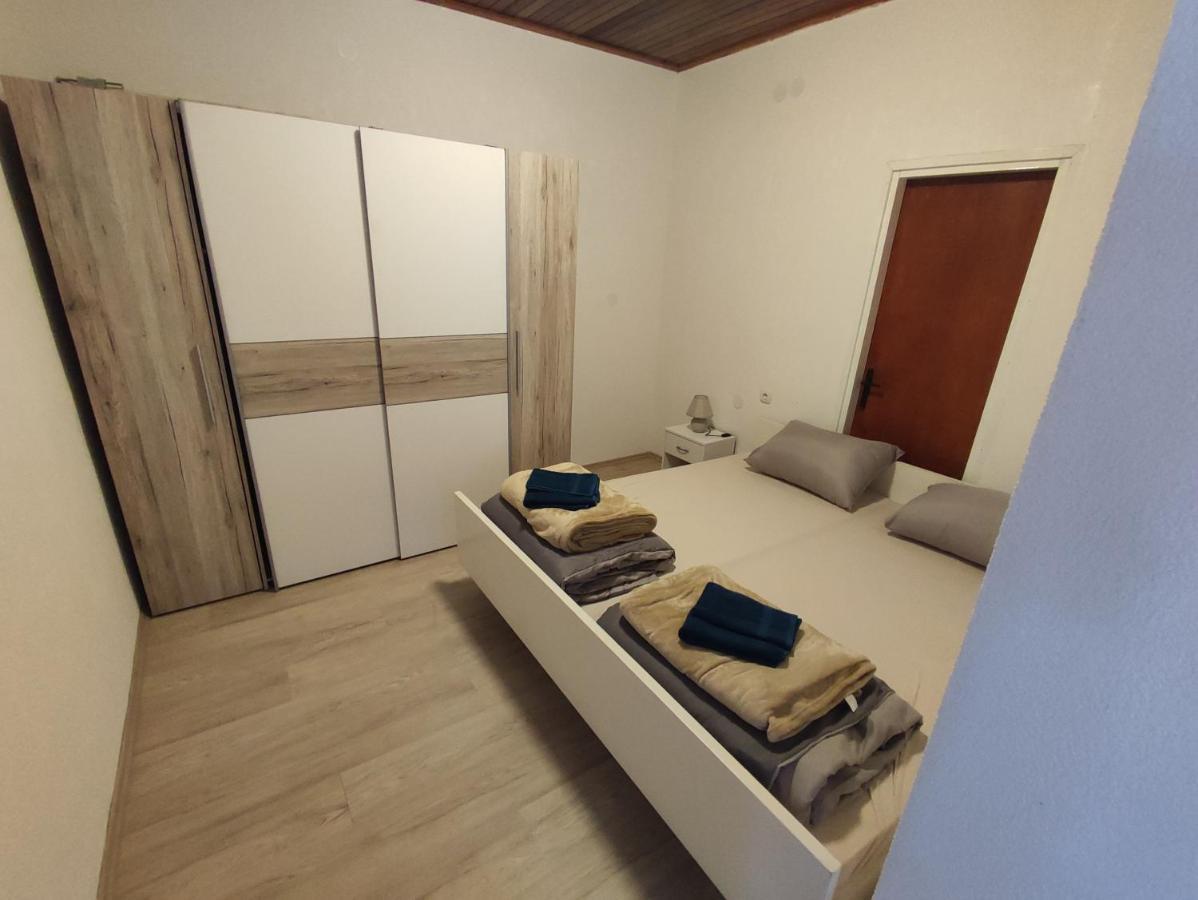 Apartman Selce Exteriör bild